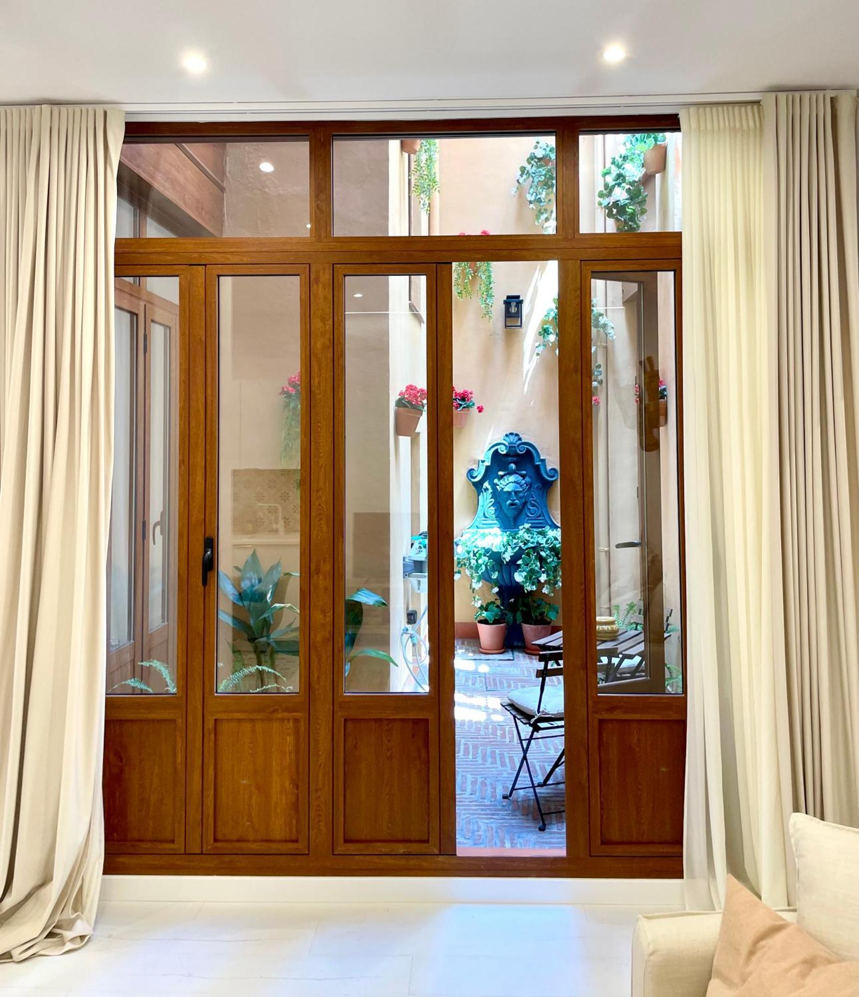 Piso Con Patio, 3 Habitaciones, En La Goleta Малага Экстерьер фото
