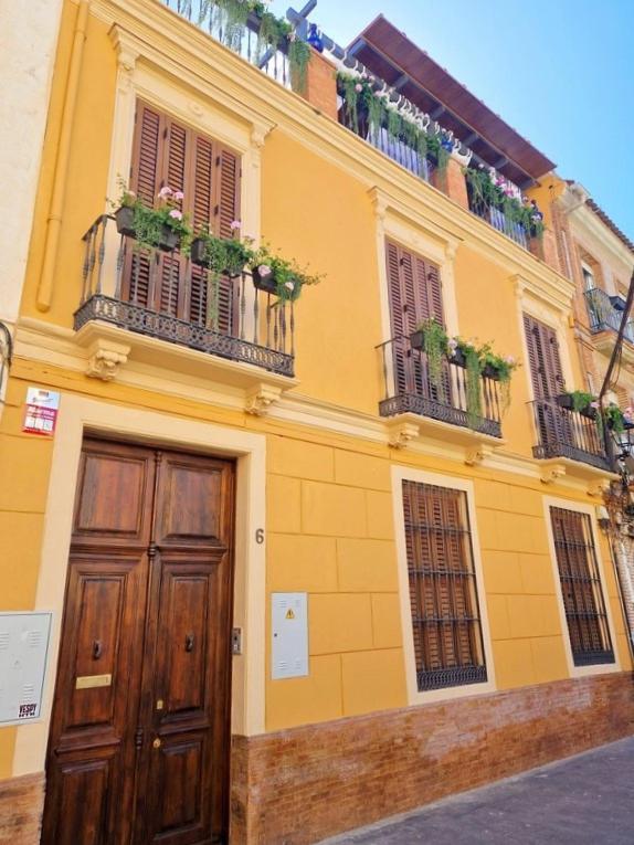 Piso Con Patio, 3 Habitaciones, En La Goleta Малага Экстерьер фото