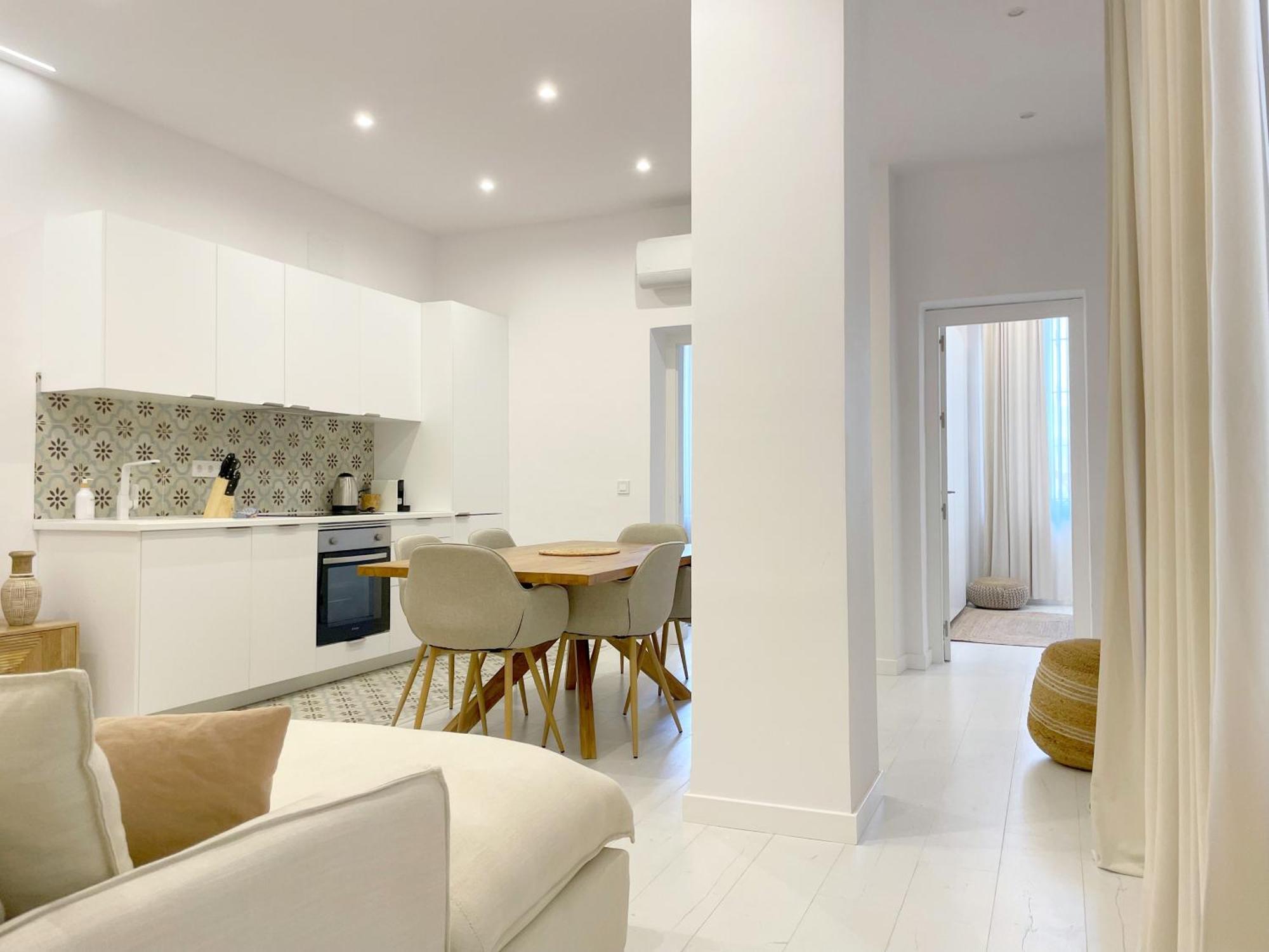 Piso Con Patio, 3 Habitaciones, En La Goleta Малага Экстерьер фото